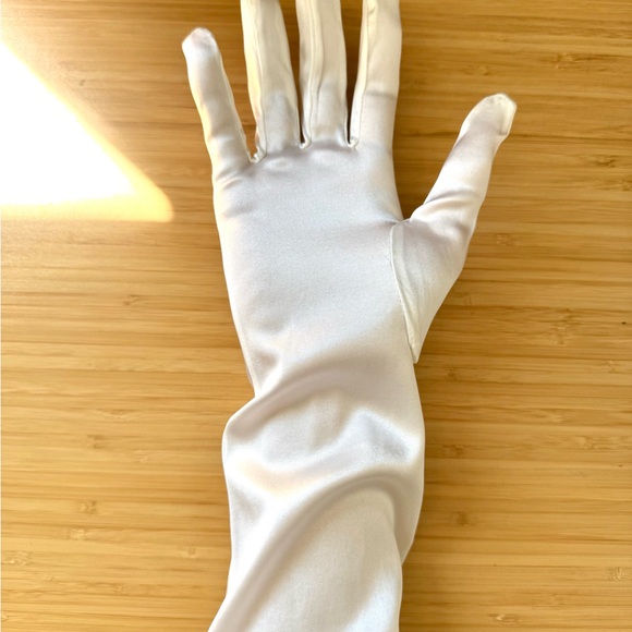 23” Long Opera Length Real Silk White Gloves - Picture 2 of 5